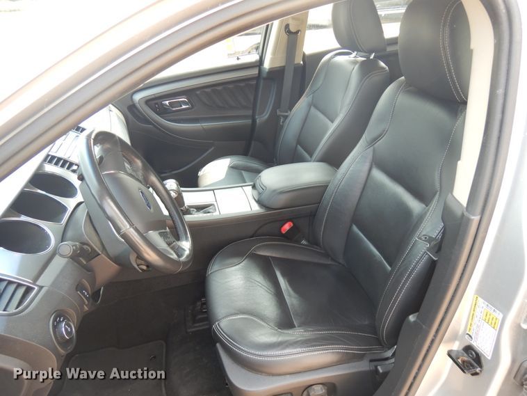 image for item IL9901 2010 Ford Taurus SEL