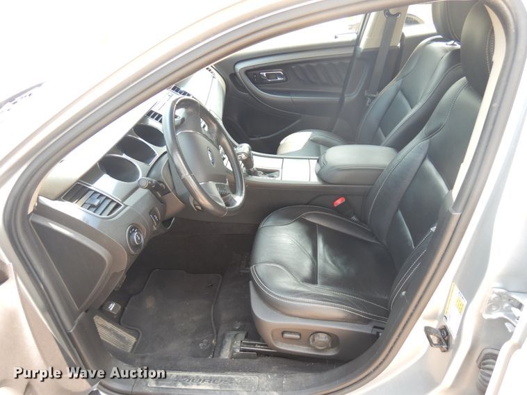 image for item IL9901 2010 Ford Taurus SEL