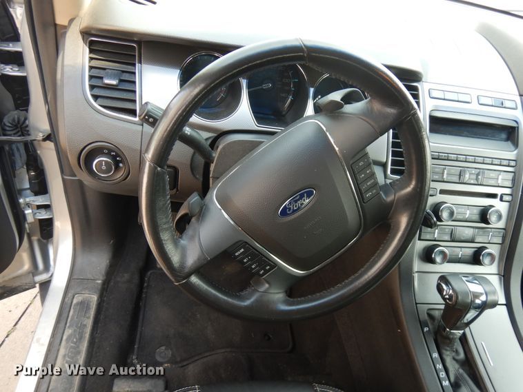 image for item IL9901 2010 Ford Taurus SEL
