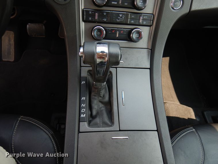 image for item IL9901 2010 Ford Taurus SEL