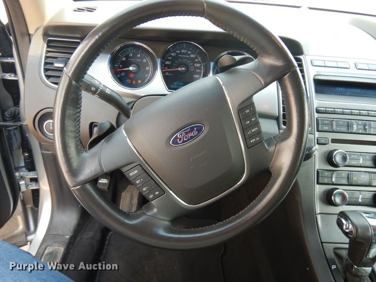 image for item IL9901 2010 Ford Taurus SEL