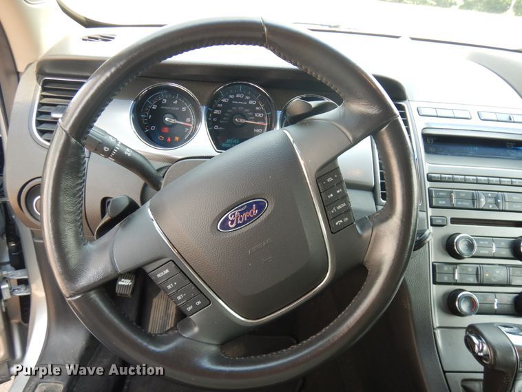 image for item IL9901 2010 Ford Taurus SEL