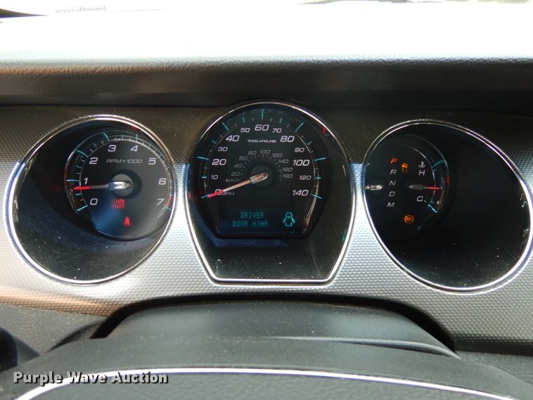 image for item IL9901 2010 Ford Taurus SEL