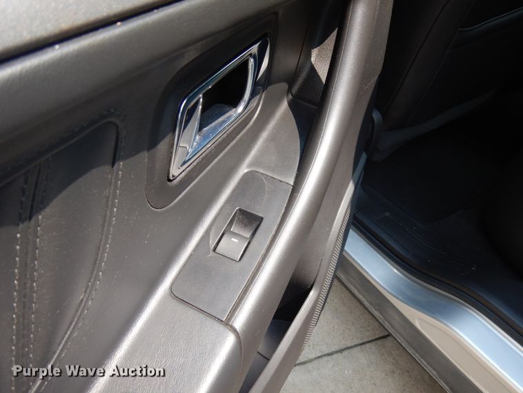 image for item IL9901 2010 Ford Taurus SEL