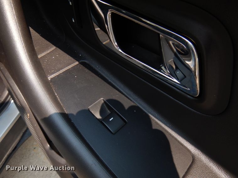 image for item IL9901 2010 Ford Taurus SEL