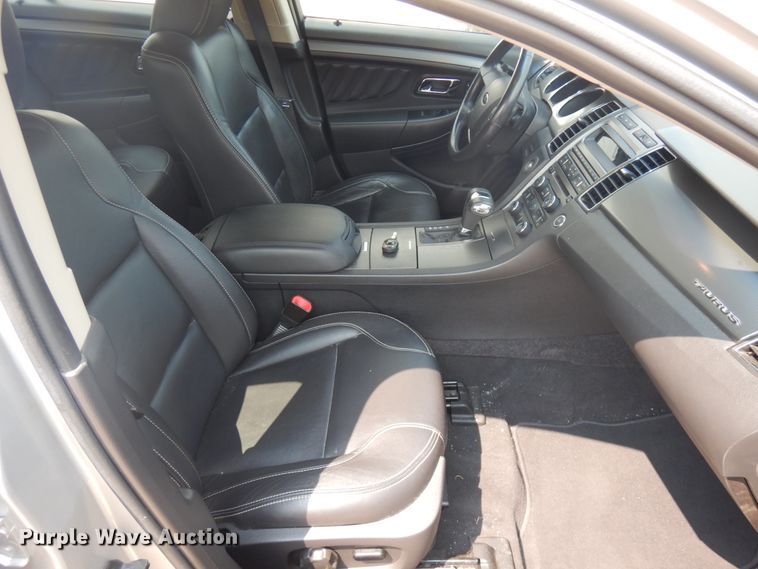 image for item IL9901 2010 Ford Taurus SEL