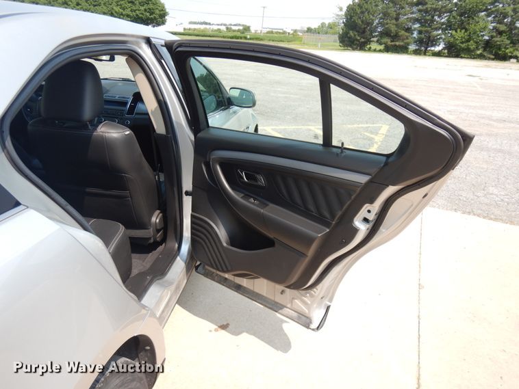 image for item IL9901 2010 Ford Taurus SEL