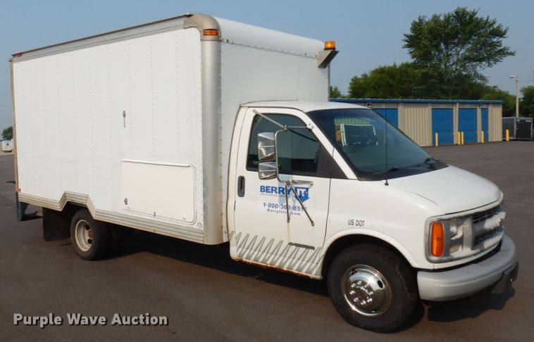 image for item IL9906 2002 Chevrolet Express 3500  fiber optic splicing truck