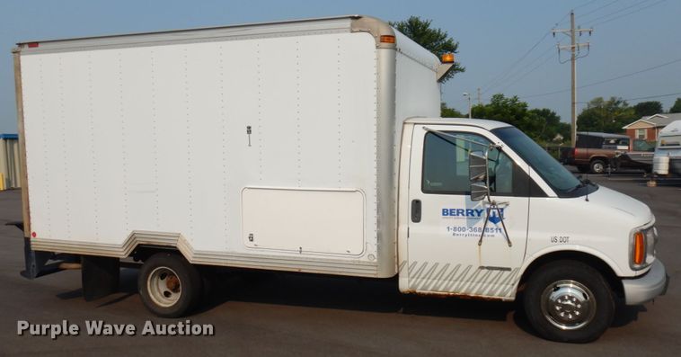 image for item IL9906 2002 Chevrolet Express 3500  fiber optic splicing truck