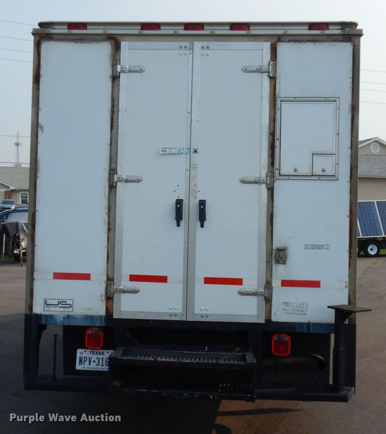 image for item IL9906 2002 Chevrolet Express 3500  fiber optic splicing truck