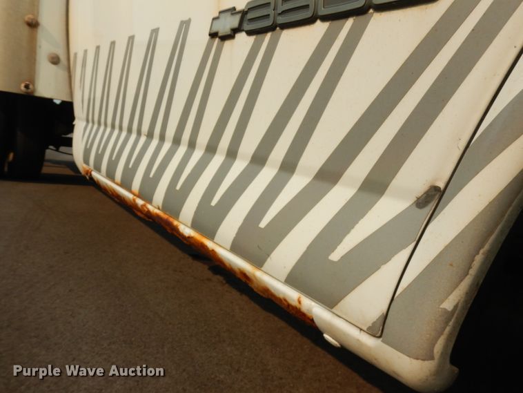 image for item IL9906 2002 Chevrolet Express 3500  fiber optic splicing truck