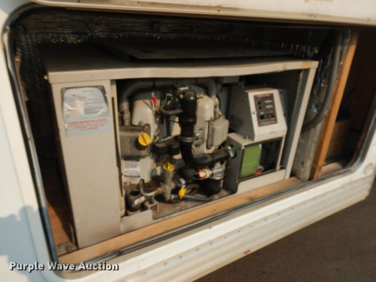 image for item IL9906 2002 Chevrolet Express 3500  fiber optic splicing truck