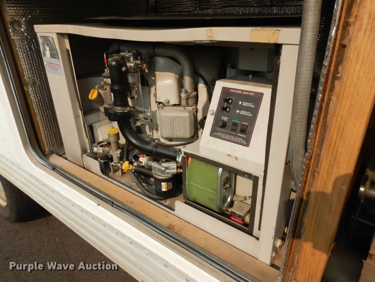 image for item IL9906 2002 Chevrolet Express 3500  fiber optic splicing truck