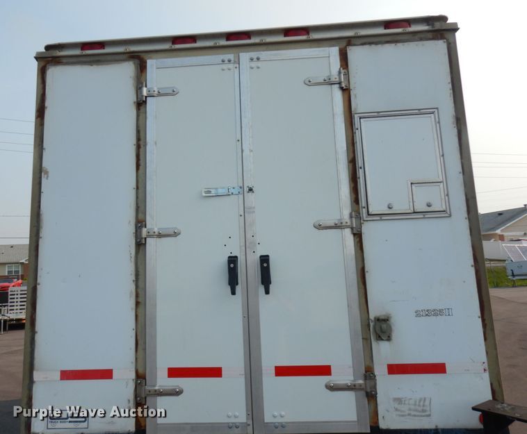 image for item IL9906 2002 Chevrolet Express 3500  fiber optic splicing truck