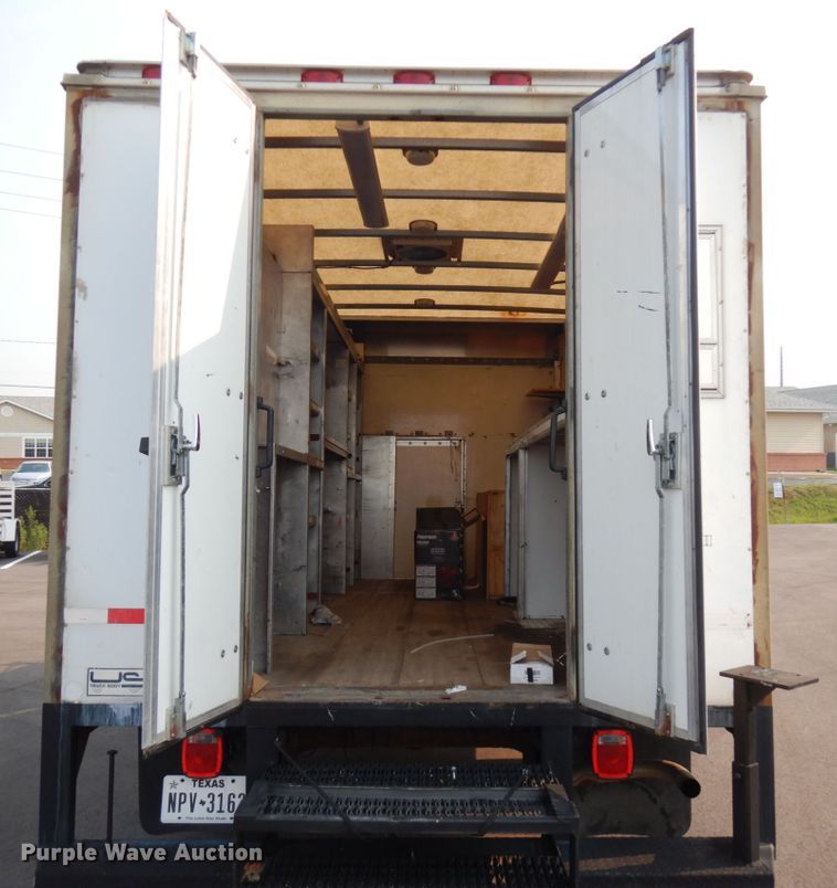 image for item IL9906 2002 Chevrolet Express 3500  fiber optic splicing truck