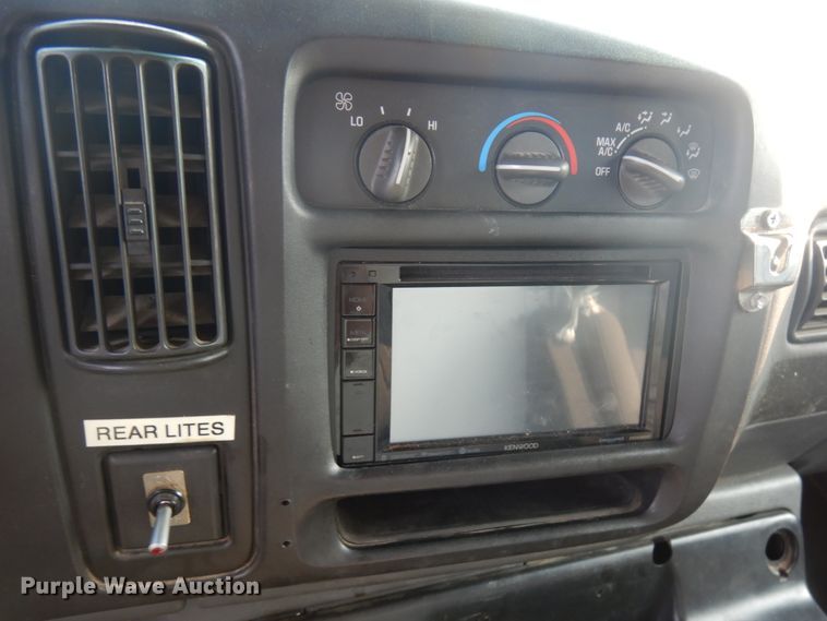 image for item IL9906 2002 Chevrolet Express 3500  fiber optic splicing truck