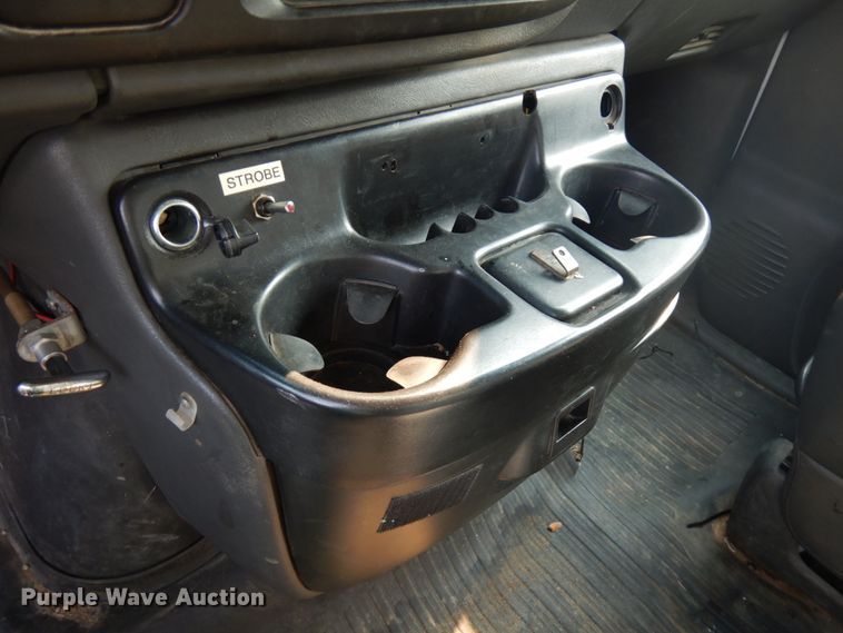 image for item IL9906 2002 Chevrolet Express 3500  fiber optic splicing truck