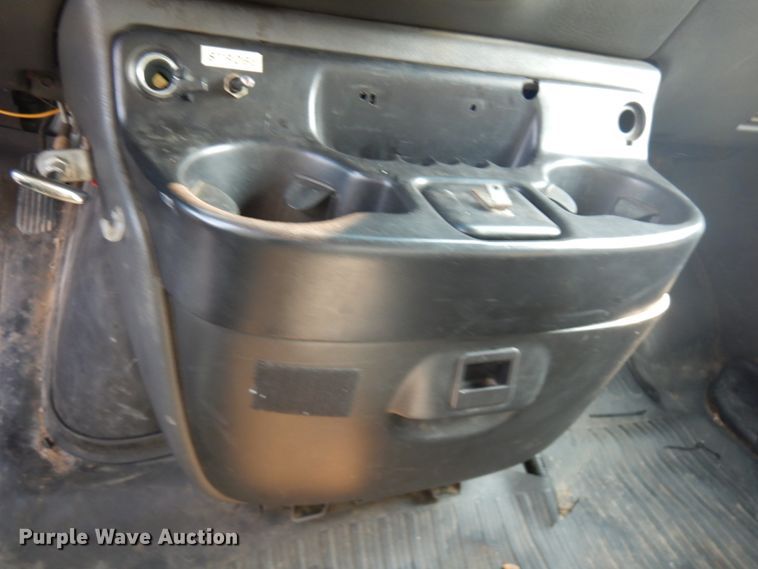 image for item IL9906 2002 Chevrolet Express 3500  fiber optic splicing truck