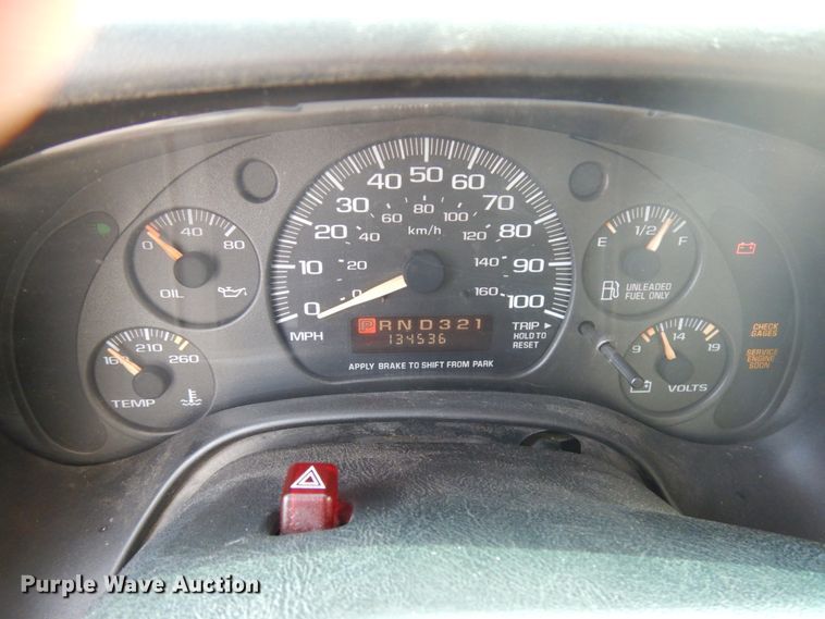 image for item IL9906 2002 Chevrolet Express 3500  fiber optic splicing truck