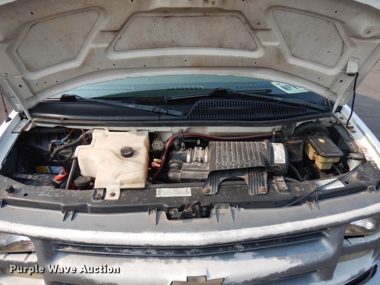 image for item IL9906 2002 Chevrolet Express 3500  fiber optic splicing truck