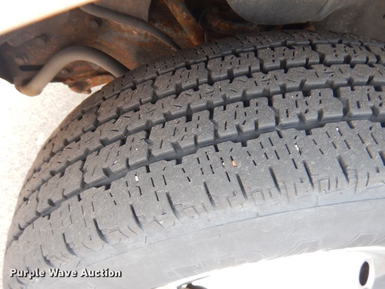 image for item IL9906 2002 Chevrolet Express 3500  fiber optic splicing truck