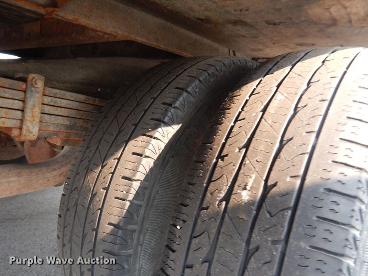 image for item IL9906 2002 Chevrolet Express 3500  fiber optic splicing truck