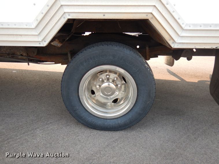 image for item IL9906 2002 Chevrolet Express 3500  fiber optic splicing truck