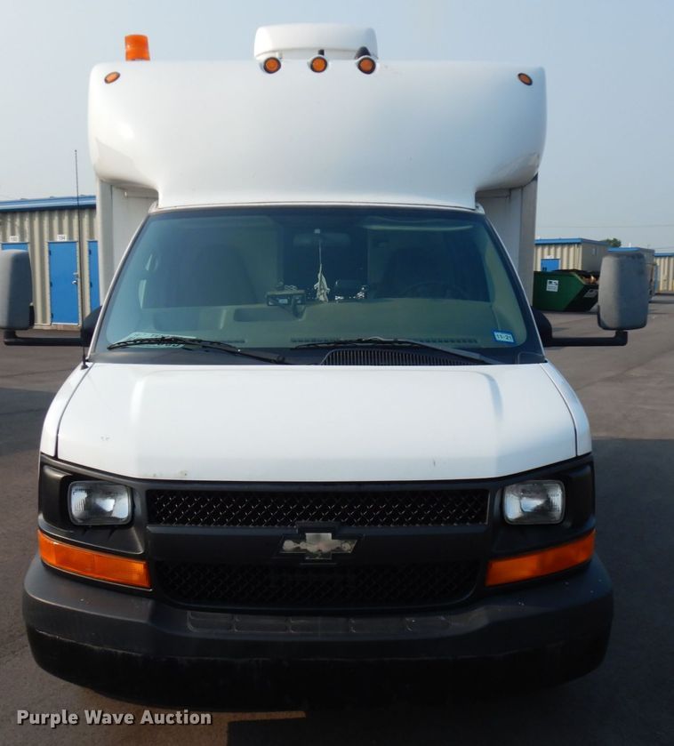 image for item IL9907 2007 Chevrolet Express 3500  fiber optic splicing truck