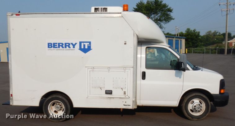 image for item IL9907 2007 Chevrolet Express 3500  fiber optic splicing truck