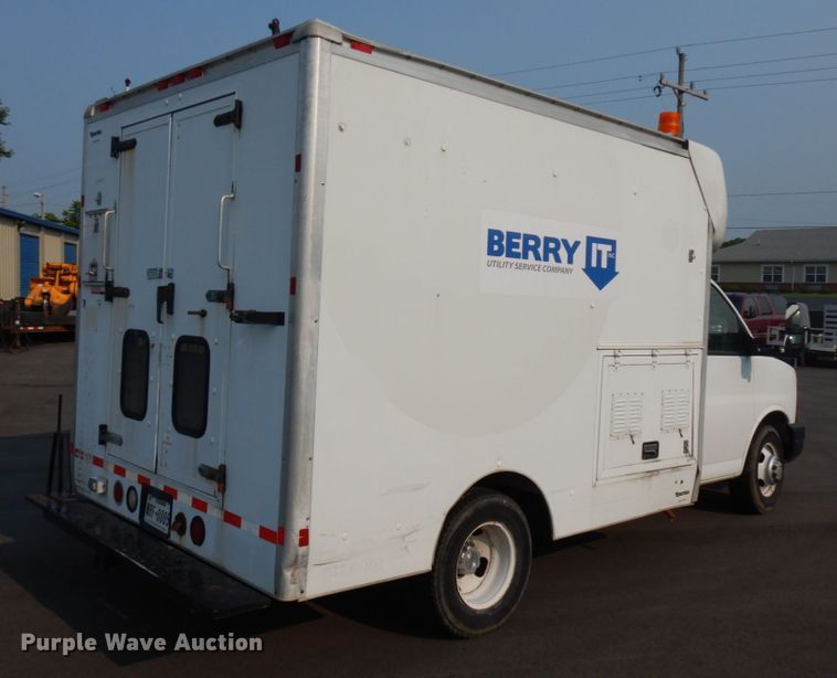 image for item IL9907 2007 Chevrolet Express 3500  fiber optic splicing truck