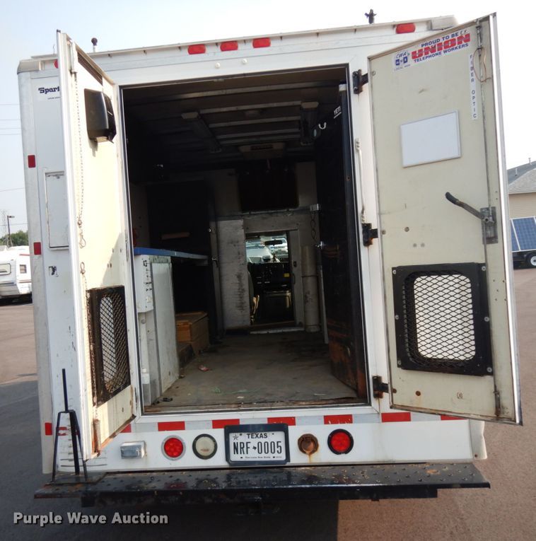 image for item IL9907 2007 Chevrolet Express 3500  fiber optic splicing truck