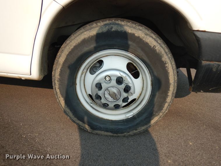 image for item IL9907 2007 Chevrolet Express 3500  fiber optic splicing truck