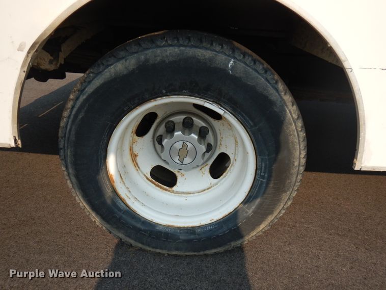 image for item IL9907 2007 Chevrolet Express 3500  fiber optic splicing truck