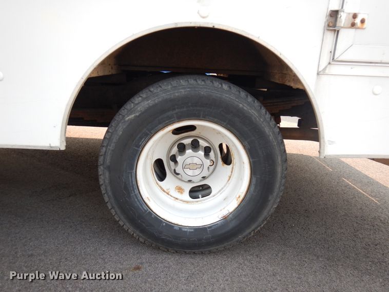 image for item IL9907 2007 Chevrolet Express 3500  fiber optic splicing truck