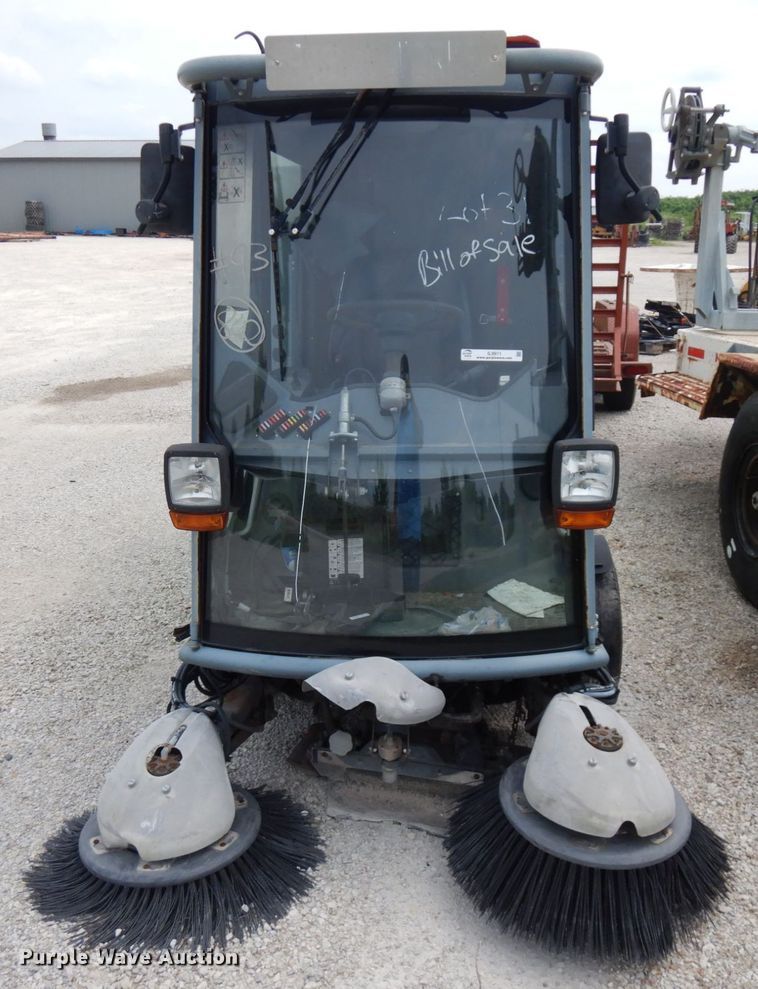 image for item IL9911 Green Machine Y36HS  street sweeper truck