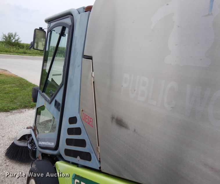 image for item IL9911 Green Machine Y36HS  street sweeper truck