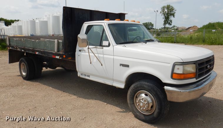 image for item IN9755 1997 Ford F450 Super Duty  flatbed truck