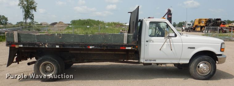 image for item IN9755 1997 Ford F450 Super Duty  flatbed truck