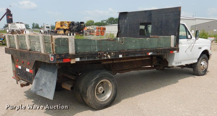 image for item IN9755 1997 Ford F450 Super Duty  flatbed truck