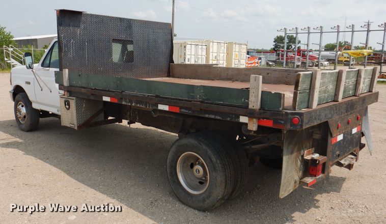 image for item IN9755 1997 Ford F450 Super Duty  flatbed truck