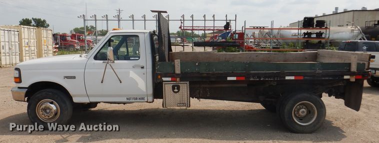 image for item IN9755 1997 Ford F450 Super Duty  flatbed truck