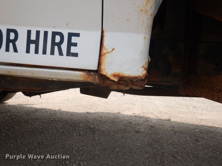 image for item IN9755 1997 Ford F450 Super Duty  flatbed truck