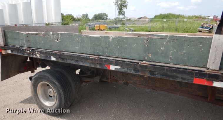 image for item IN9755 1997 Ford F450 Super Duty  flatbed truck