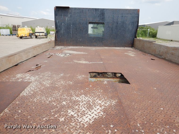 image for item IN9755 1997 Ford F450 Super Duty  flatbed truck