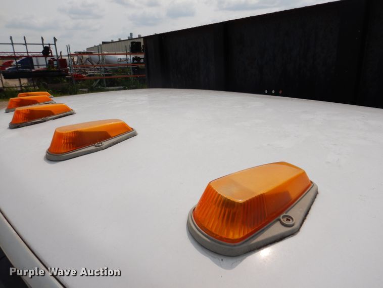 image for item IN9755 1997 Ford F450 Super Duty  flatbed truck