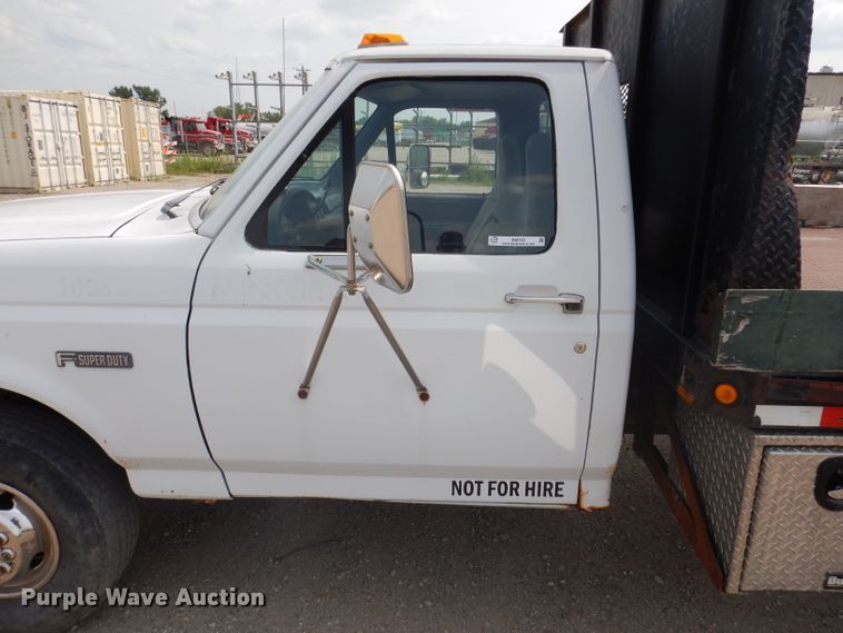 image for item IN9755 1997 Ford F450 Super Duty  flatbed truck