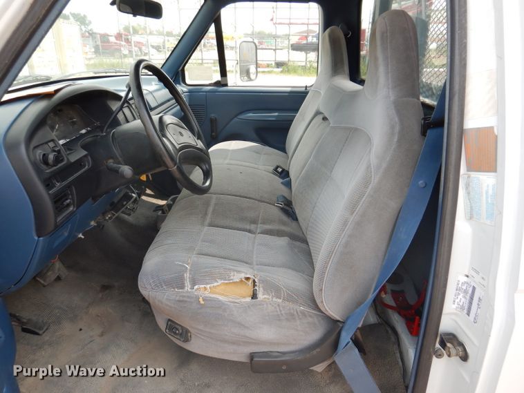 image for item IN9755 1997 Ford F450 Super Duty  flatbed truck