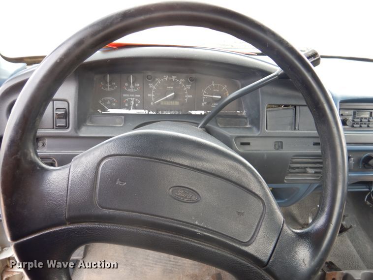 image for item IN9755 1997 Ford F450 Super Duty  flatbed truck