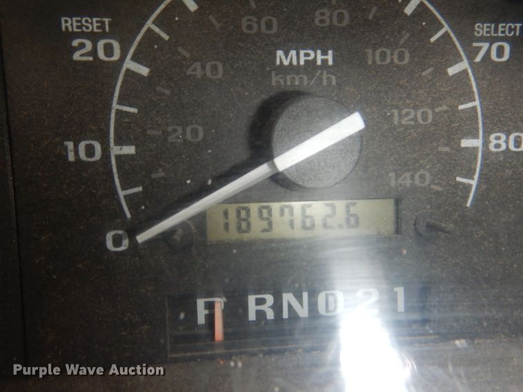 image for item IN9755 1997 Ford F450 Super Duty  flatbed truck