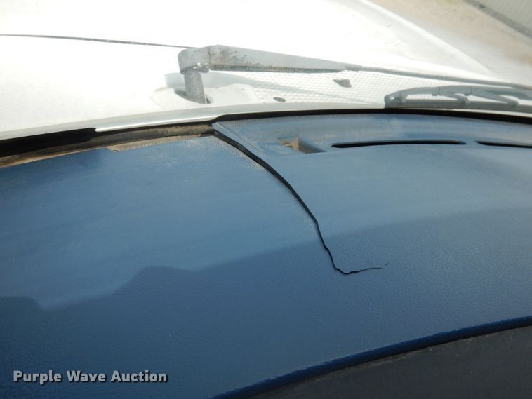 image for item IN9755 1997 Ford F450 Super Duty  flatbed truck